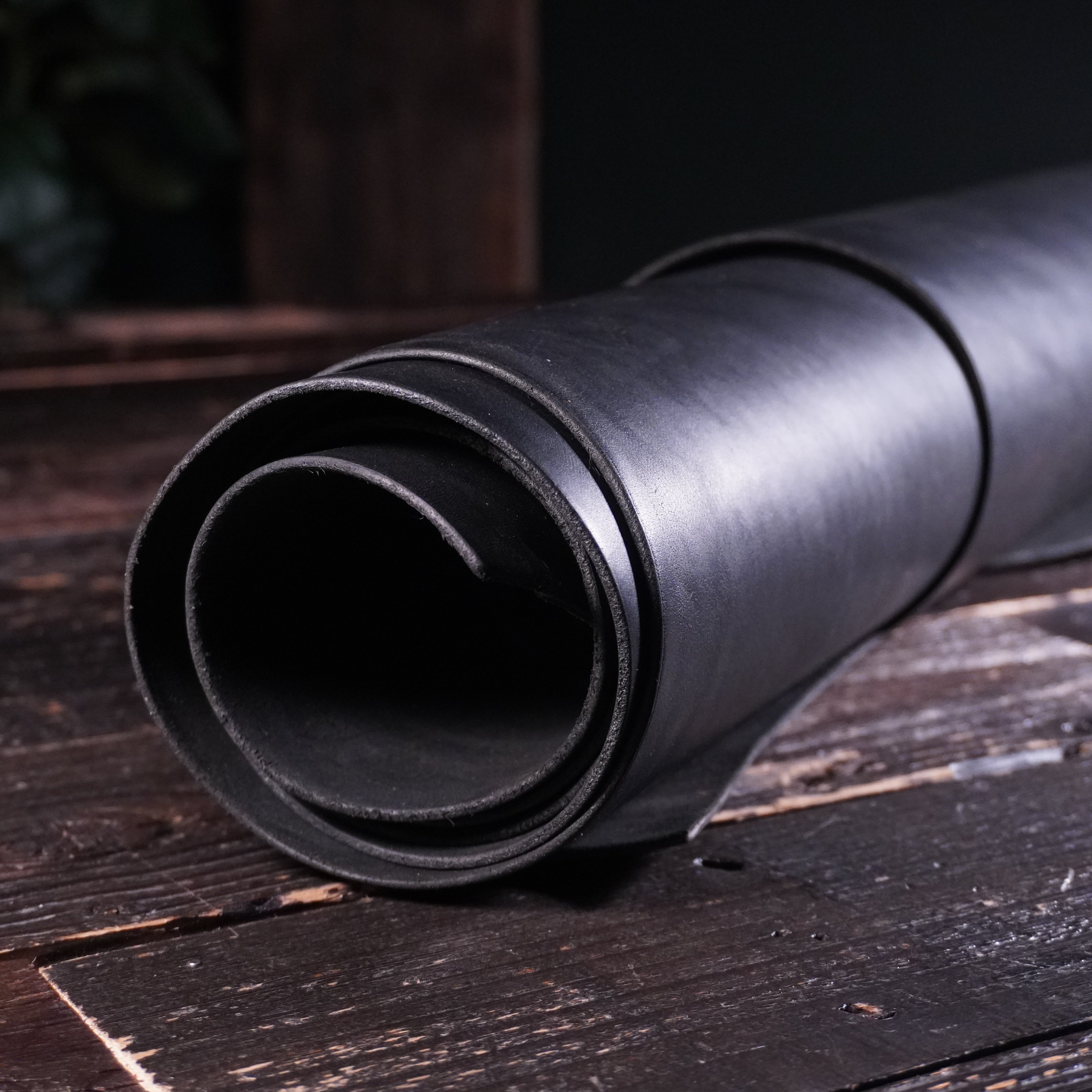 Horween - Black 6oz Nº.7