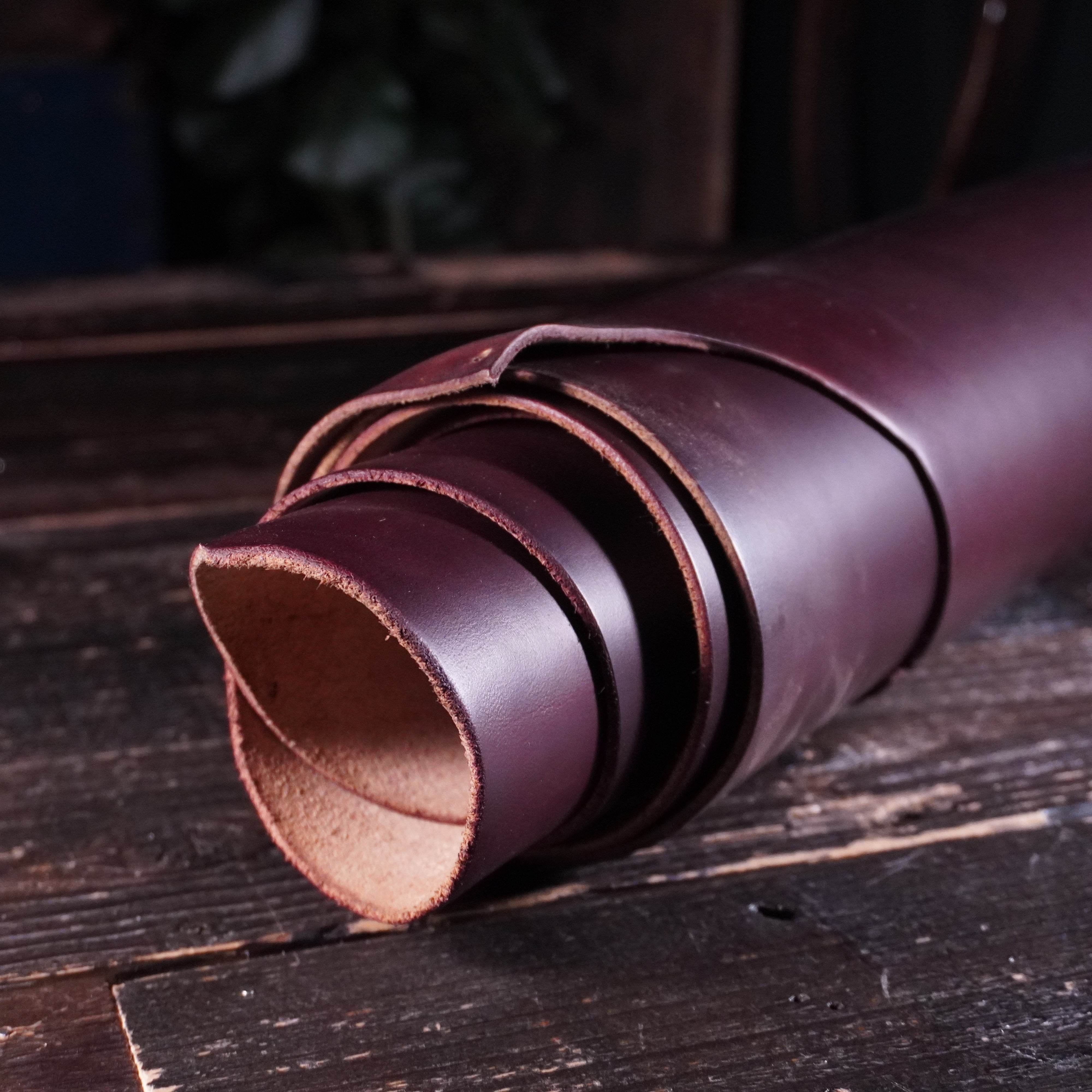 Horween - Burgundy Chromexcel Nº.22