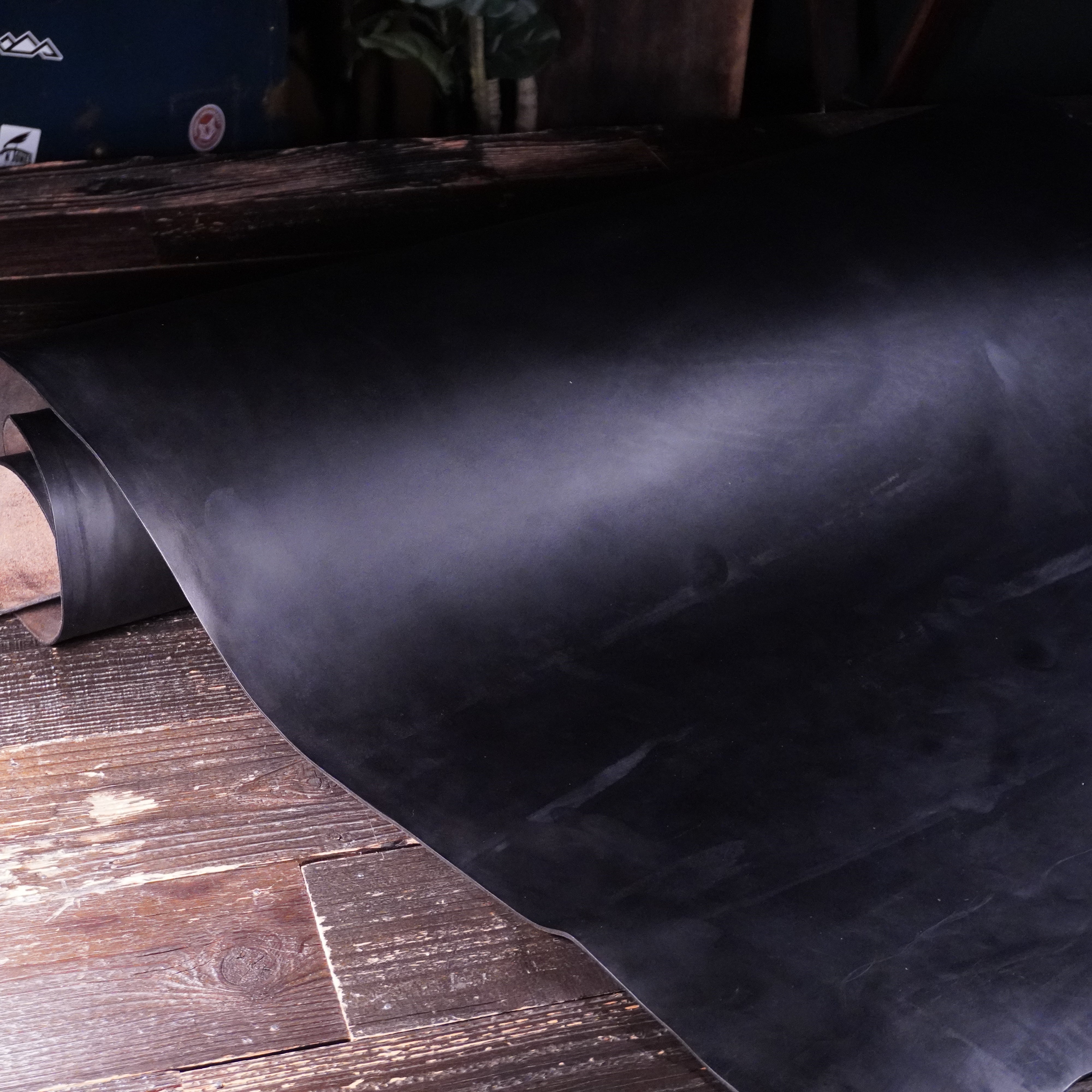 Horween - Black Matte Chromexcel Nº.18