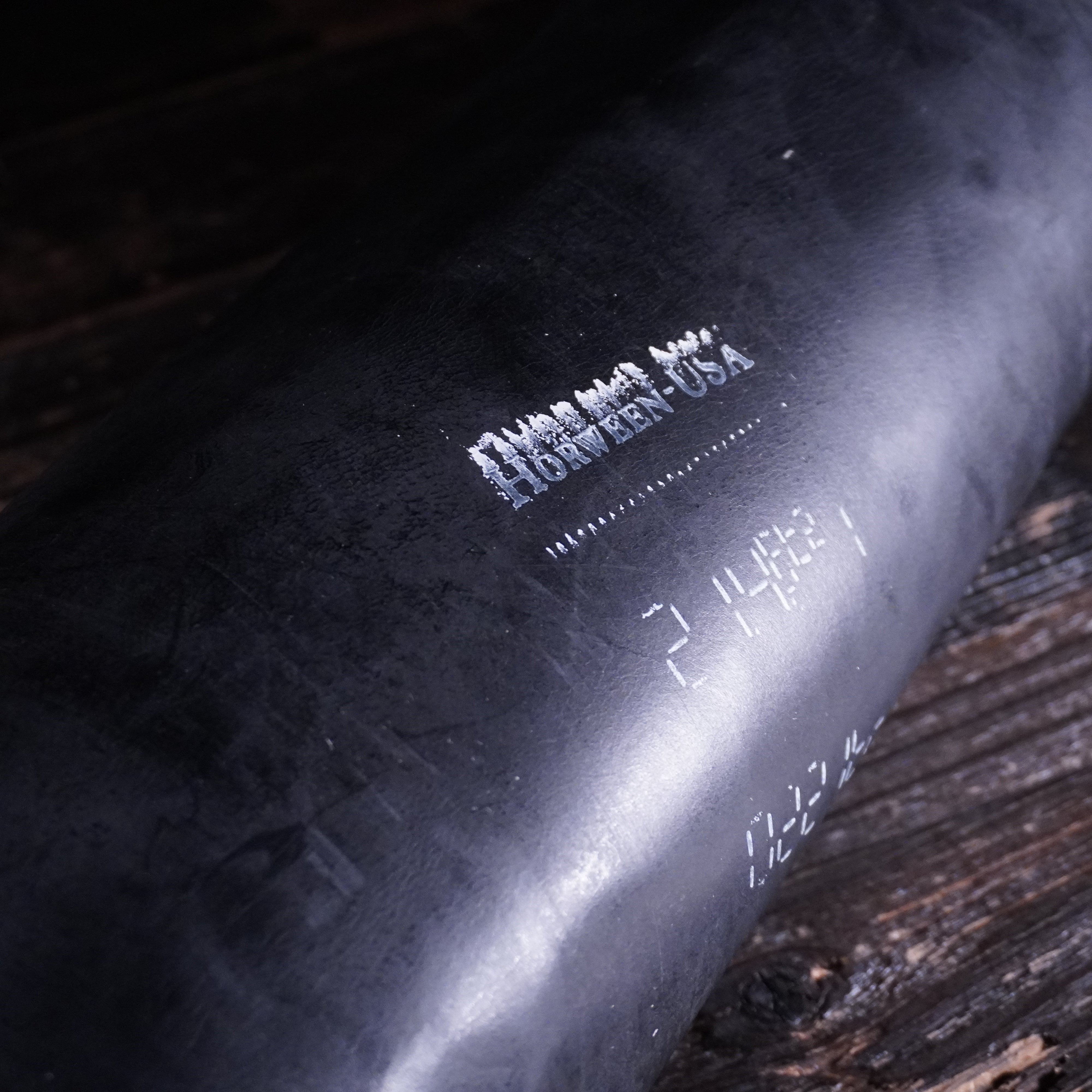 Horween - Waxed Double Horse Front Black Nº.22