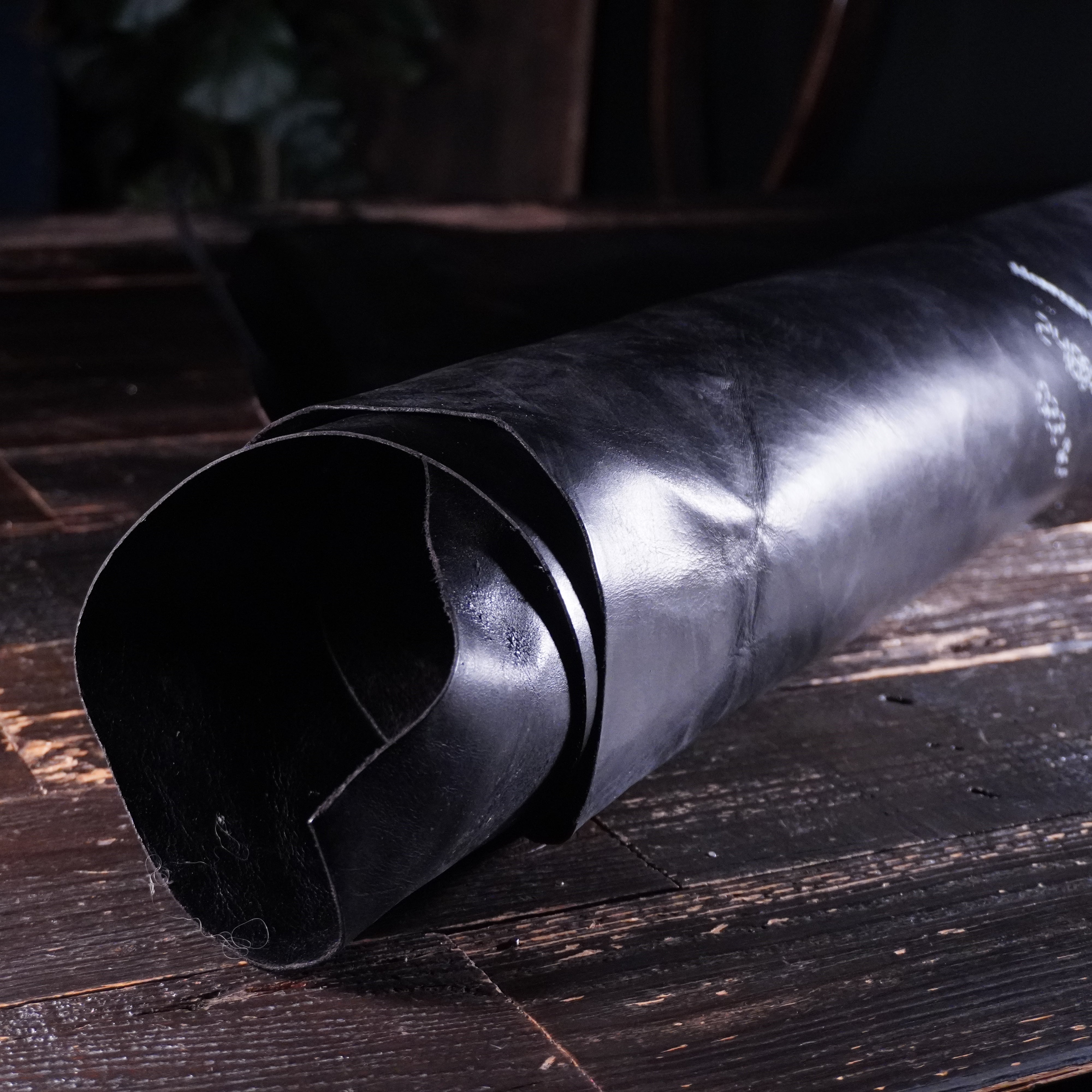 Horween - Waxed Double Horse Front Black Nº.24