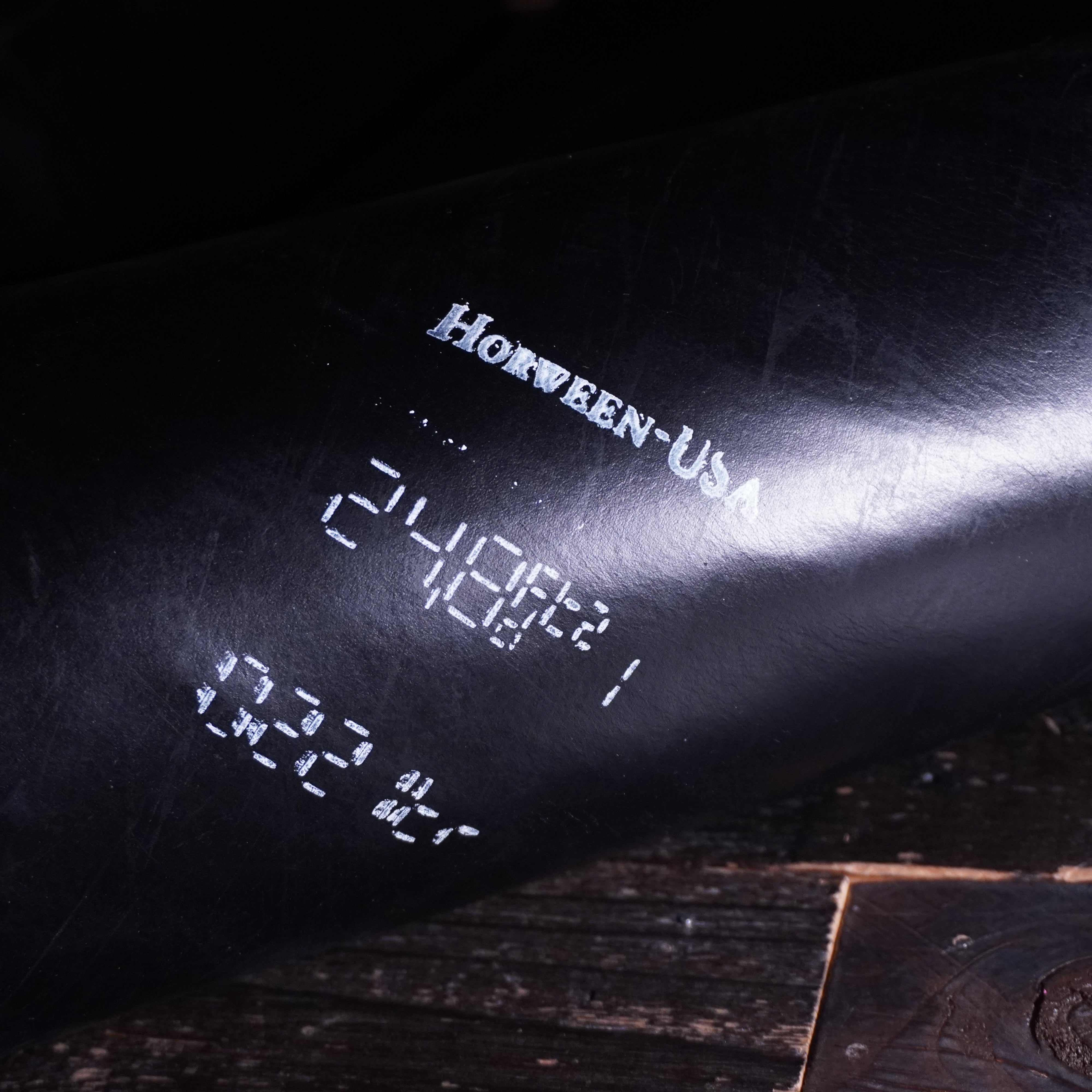 Horween - Waxed Double Horse Front Black Nº.24