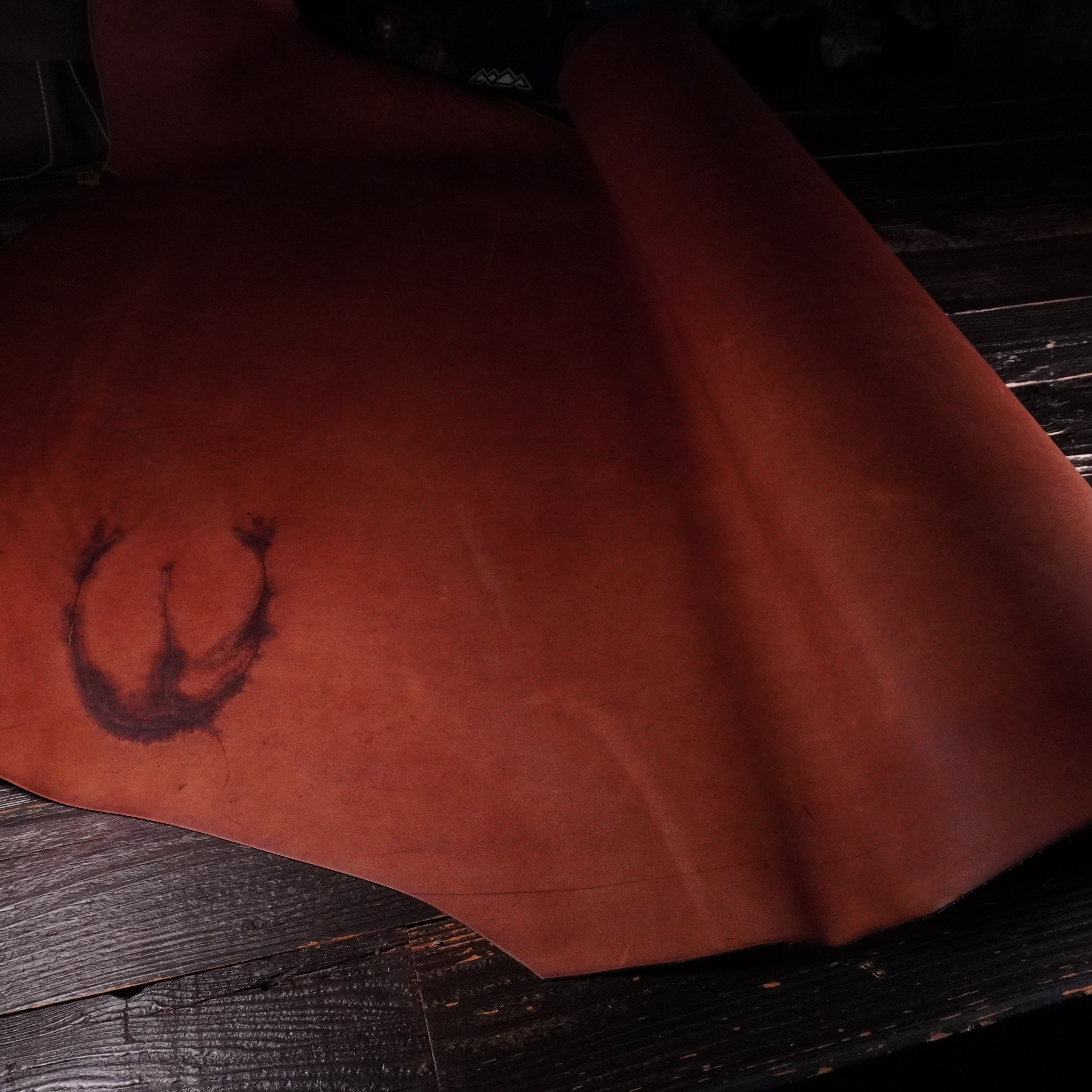 S.B. Foot - Worn Red Dawn Nº.16