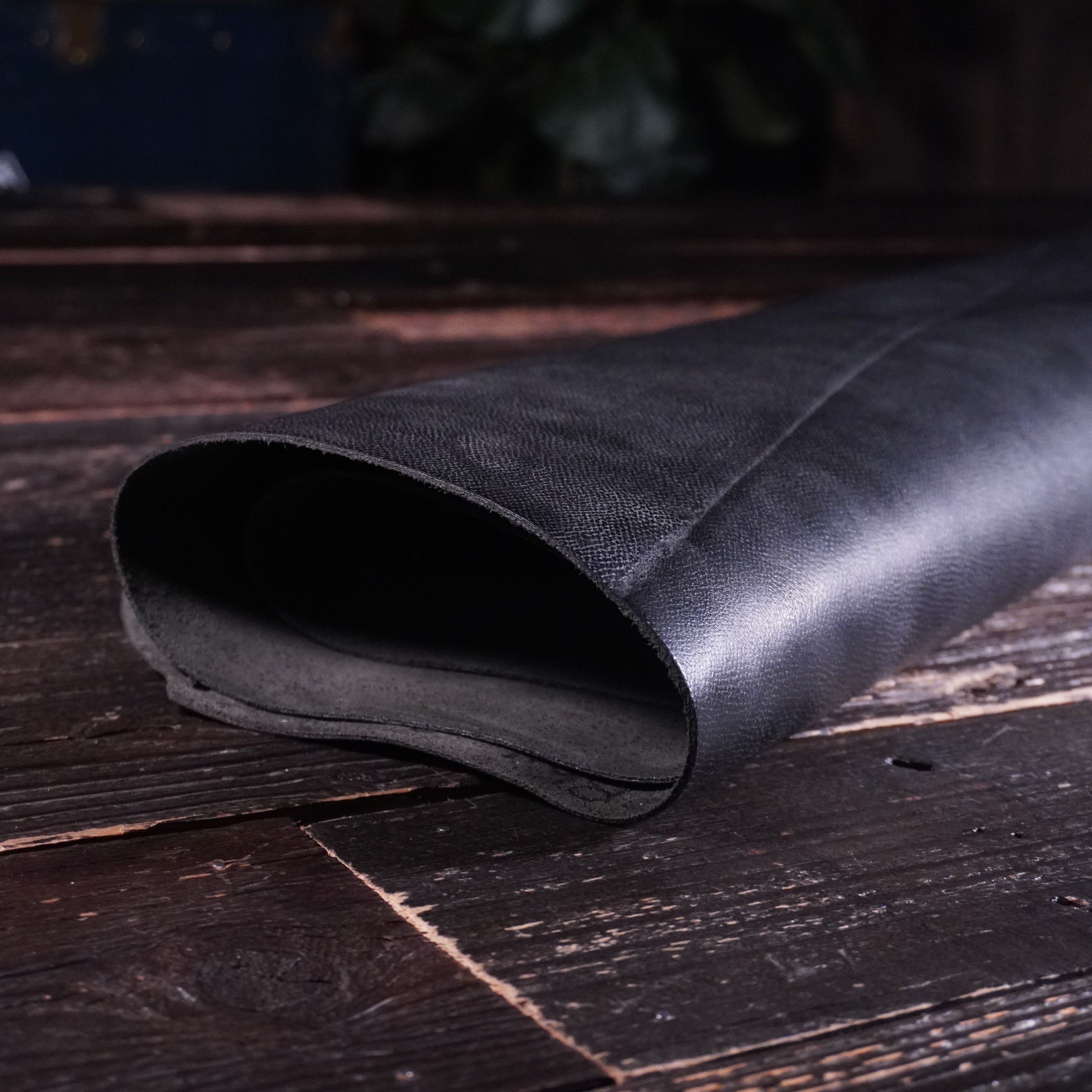 Horween - Black Glace #4 Print Half Side Nº.15