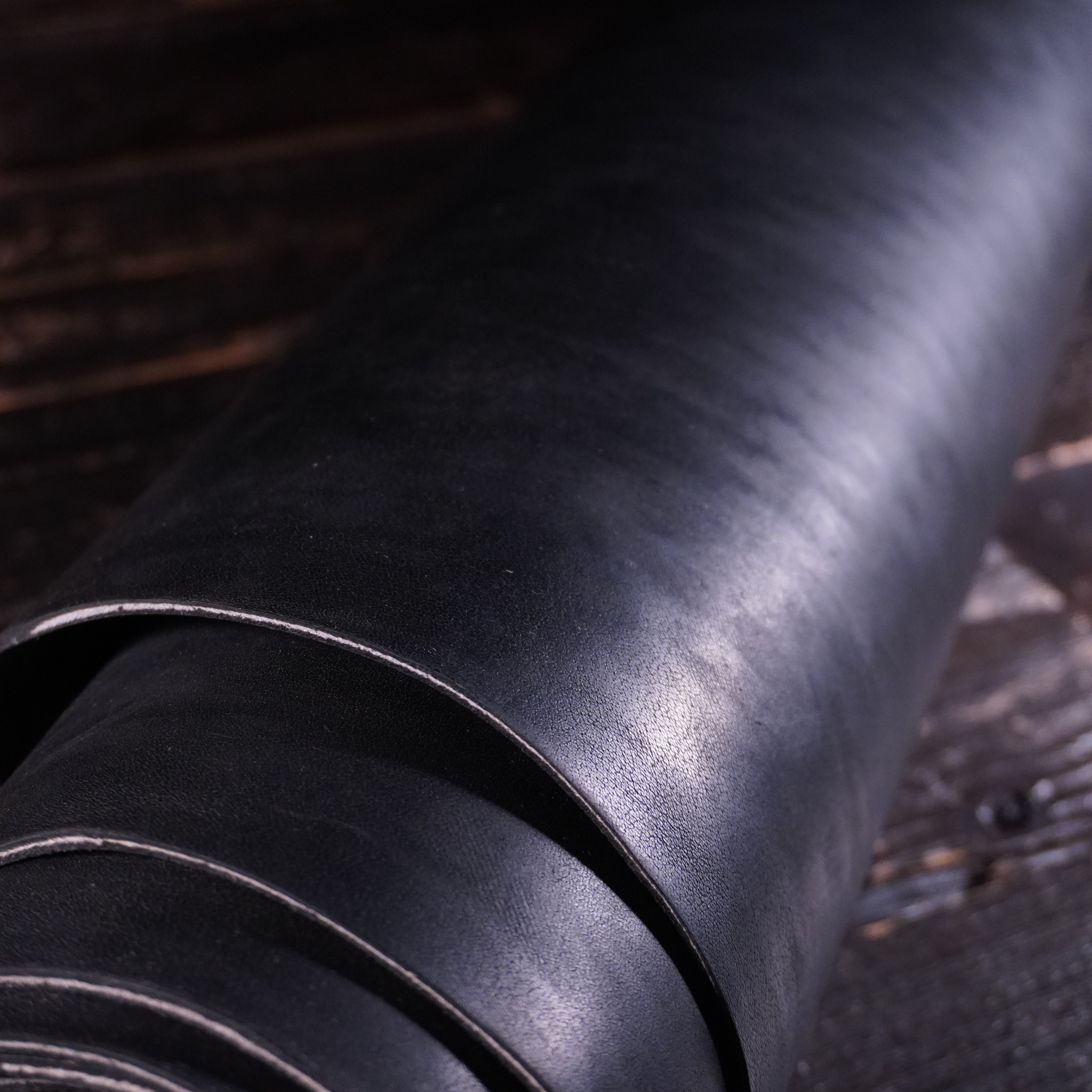 Horween - Black 6oz Nº.8