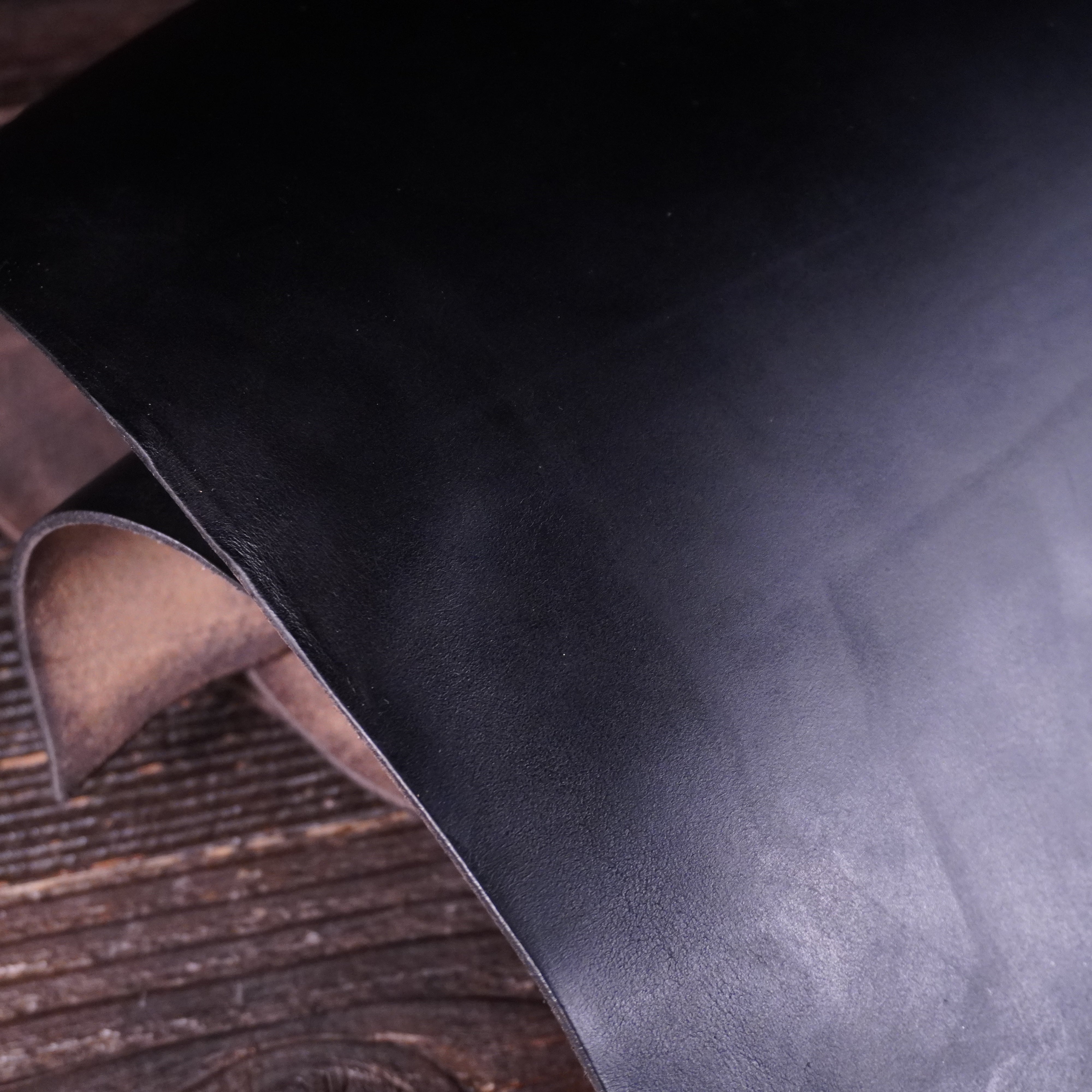 Horween - Black Matte Chromexcel Nº.1