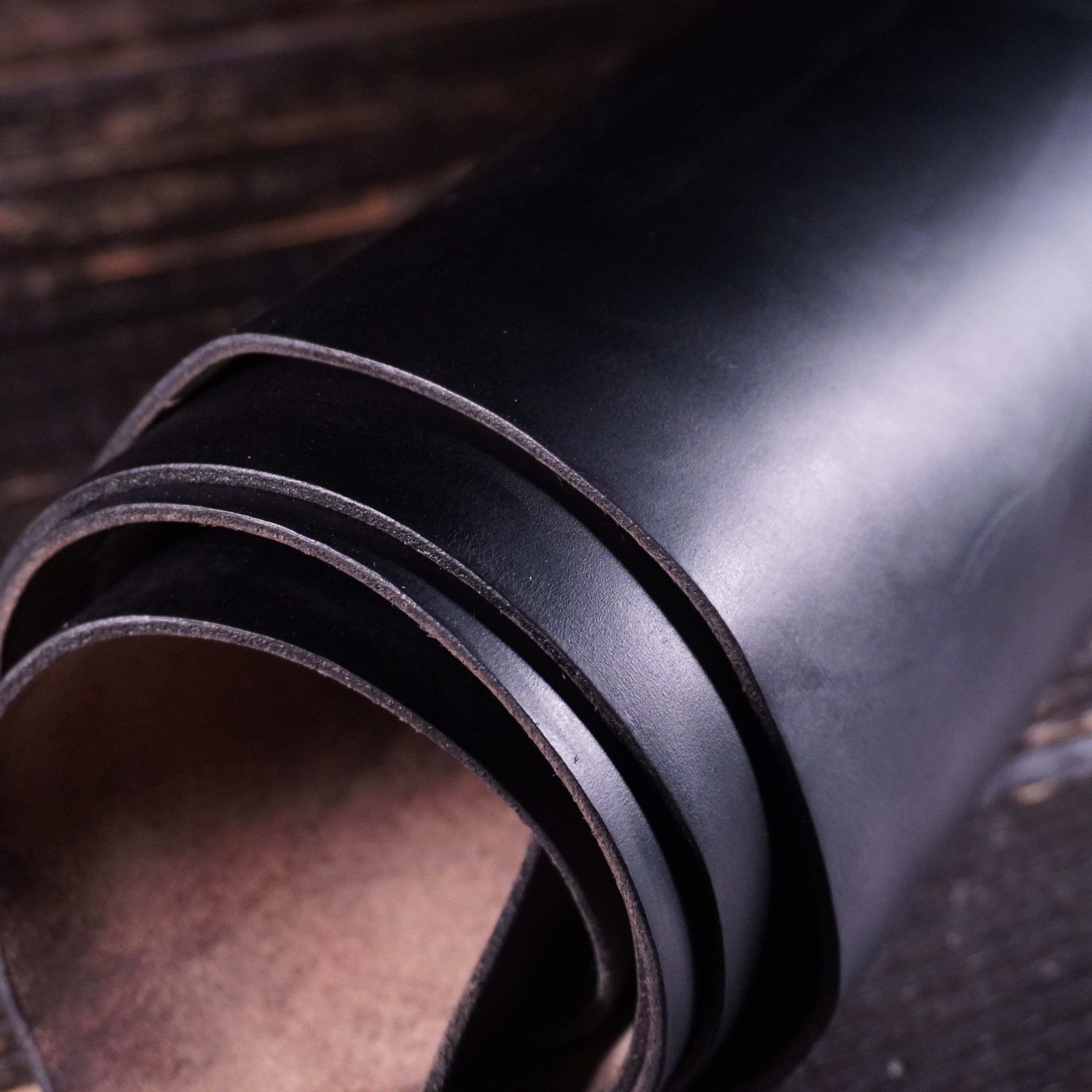 Horween - Black Matte Chromexcel Nº.18