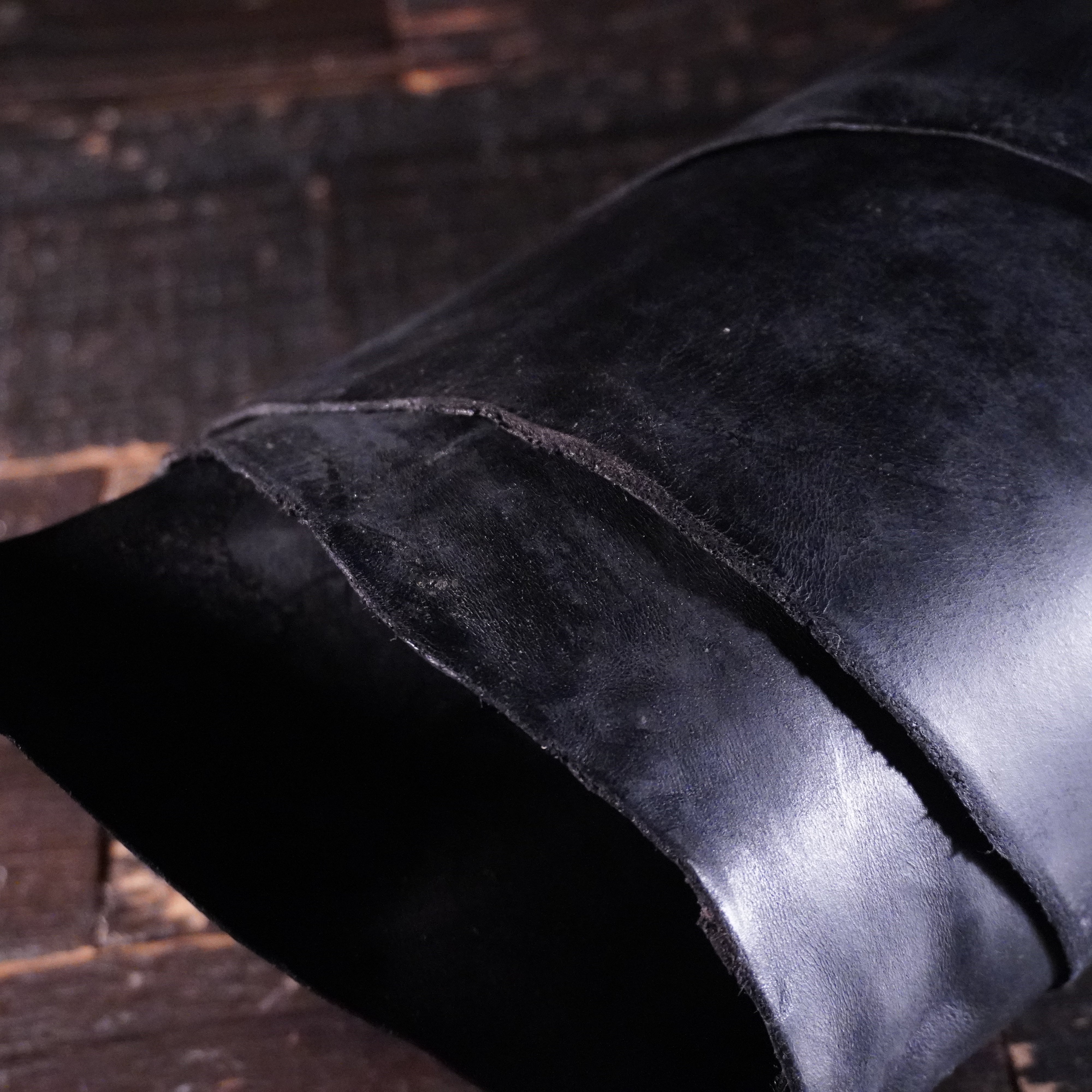 Horween - Waxed Double Horse Front Black Nº.22
